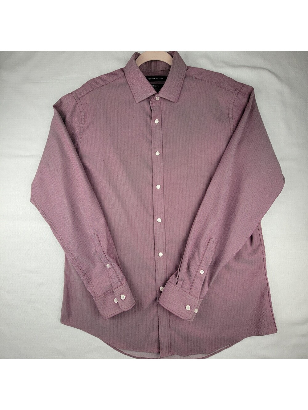 Tommy Hilfiger Men's Athletic Fit Button-Up Shirt Size Large 16 34/35 Burgundy